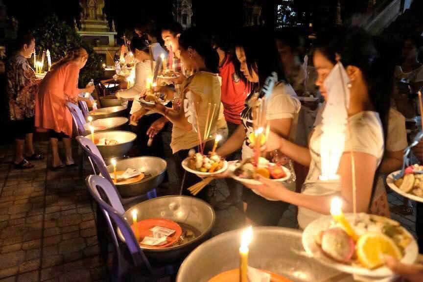 ឈ្វេងយល់ពីពិធីកាន់បិណ្ឌ និងបុណ្យភ្ជុំបិណ្ឌ ដែលជាទំនៀមទម្លាប់ប្រជាជនខ្មែរ